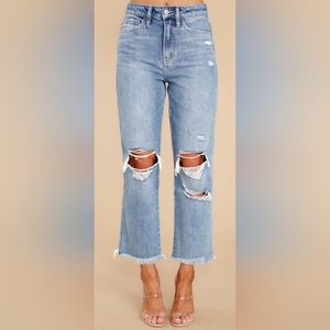 Boyfriend Straight Leg Lightwash Denim..   Easy Wear Distressed Beachy Jeans